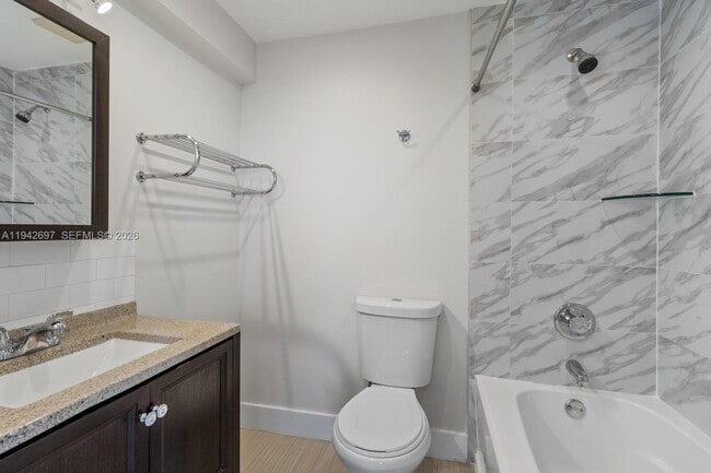 Building Photo - 777 SW 9th Ave