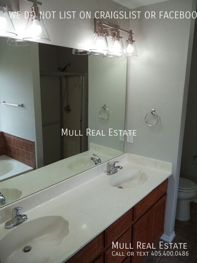 Building Photo - 5404 SE 80th-
