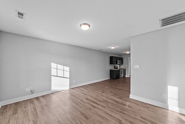 Building Photo - 440 Thad Little Rd