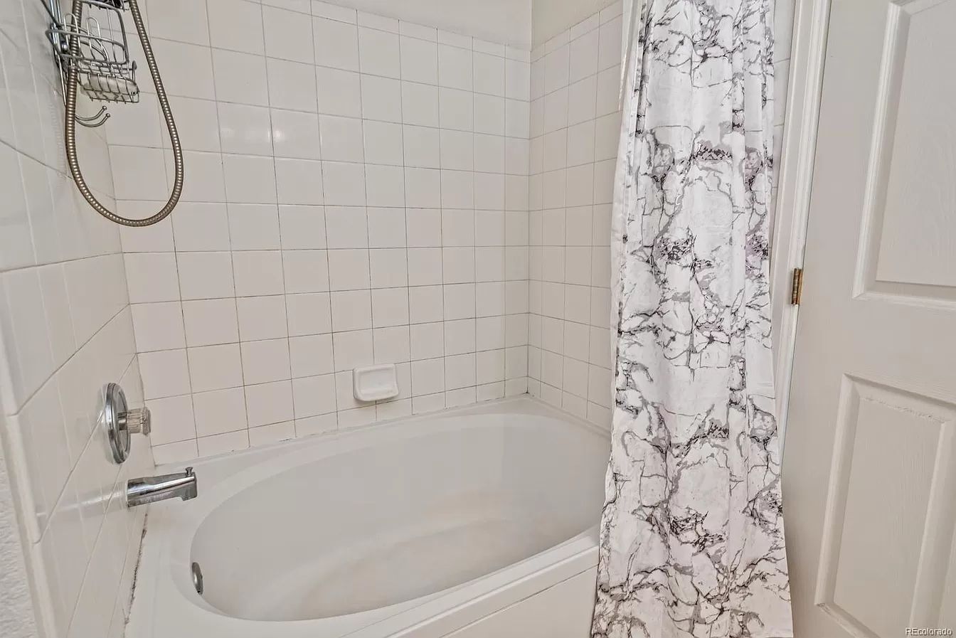 bathroom - 7440 S Blackhawk St