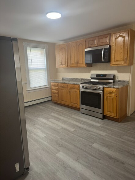 Building Photo - 23 Endicott St