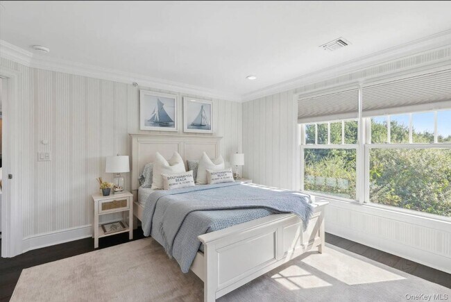 Building Photo - 34 Village Green Dr