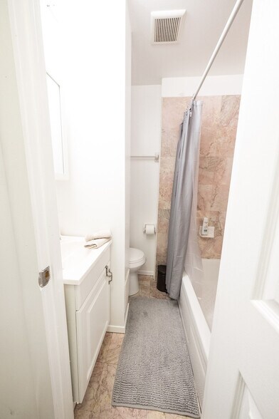 Building Photo - 317 E 75th St