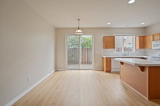 Building Photo - 17475 SW Jay St