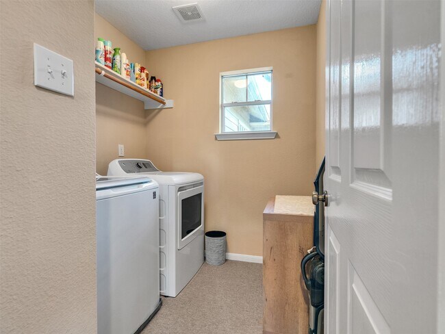 Building Photo - 83 Scarlet Woods Ct