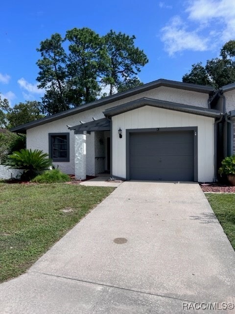 Building Photo - 83 Golfview Dr