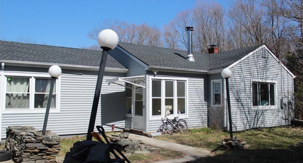 Primary Photo - 1580 Storrs Rd