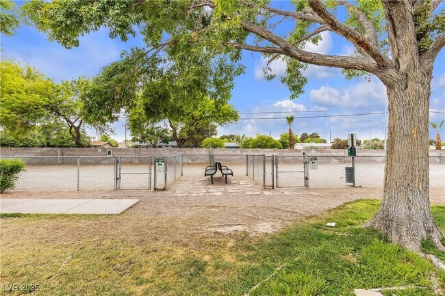 Building Photo - 3318 N Decatur Blvd