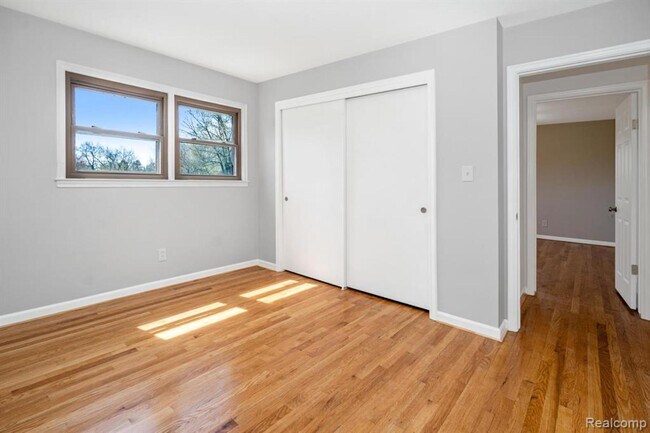 Building Photo - 2700 Colonial Way