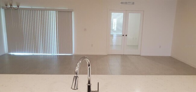 Building Photo - 1151 Oak Bluff Dr