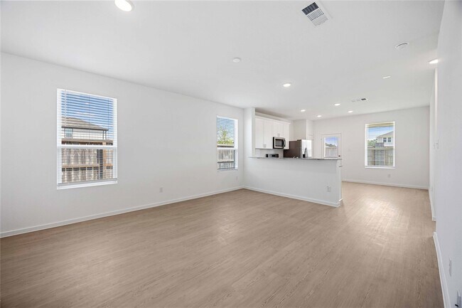 Building Photo - 21464 Austell Pond Dr