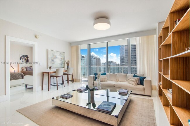 Building Photo - 200 Biscayne Blvd Way