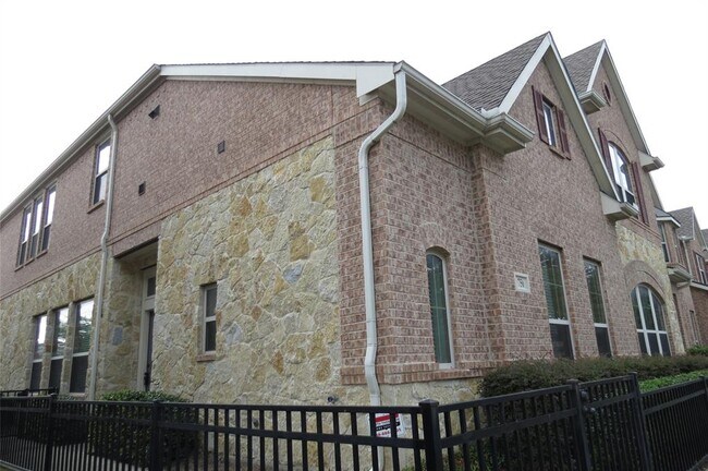 Building Photo - 756 S Greenville Ave
