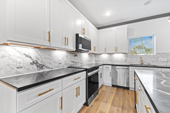 Building Photo - 7949 Attwater St