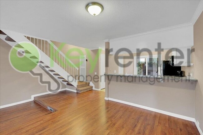 Building Photo - 2254 Woodside Ln