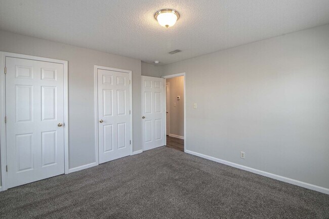 Building Photo - 145 Darlene Dr