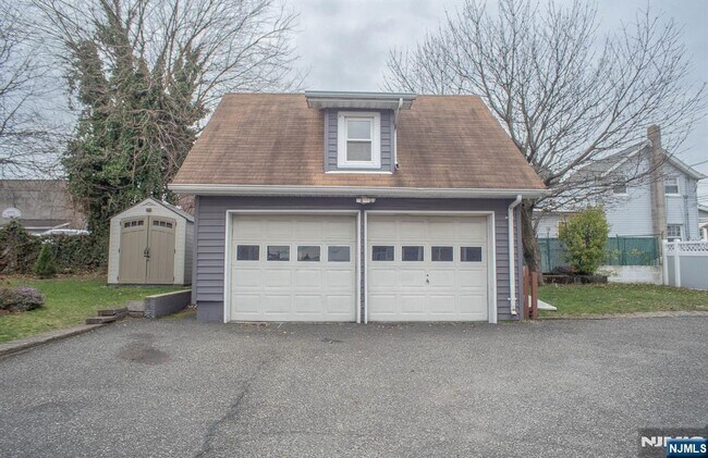 Building Photo - 94 Liberty St