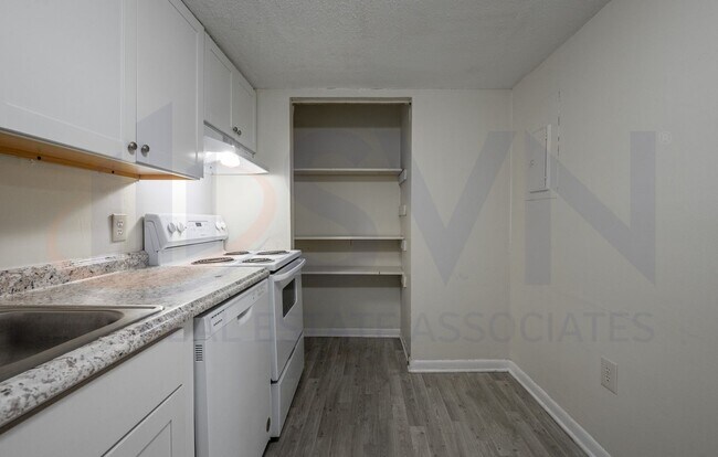 Building Photo - Chapel Hill 2-Bedroom Condo for Rent | 104-F Bolinwood Condominiums
