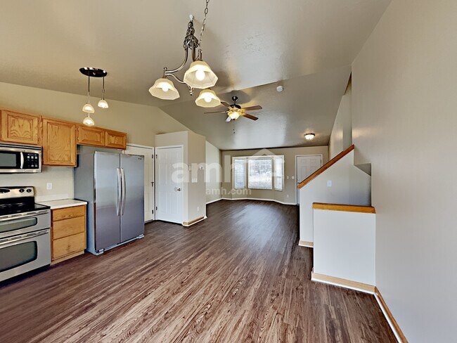 Building Photo - 342 N 75 W