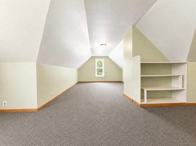 Building Photo - 16 Highland Ave