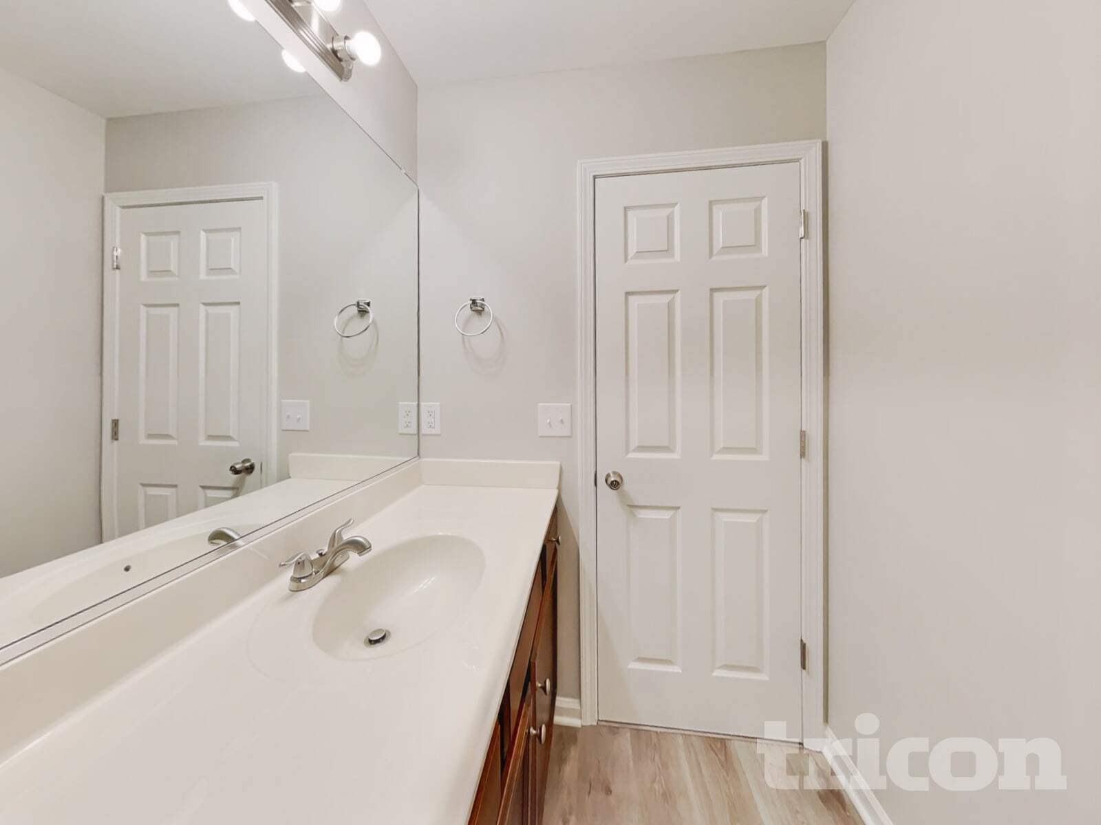 Building Photo - 2901 Quail Oak Dr