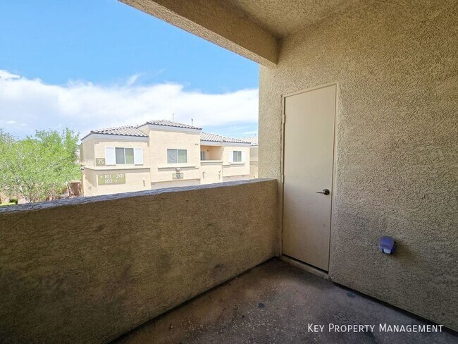Building Photo - 4005 Pepper Thorn Ave