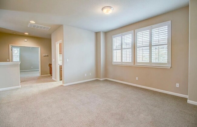 Building Photo - 30 Sheen Ct