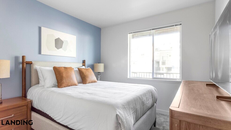 Building Photo - 17500 25th Ave NE