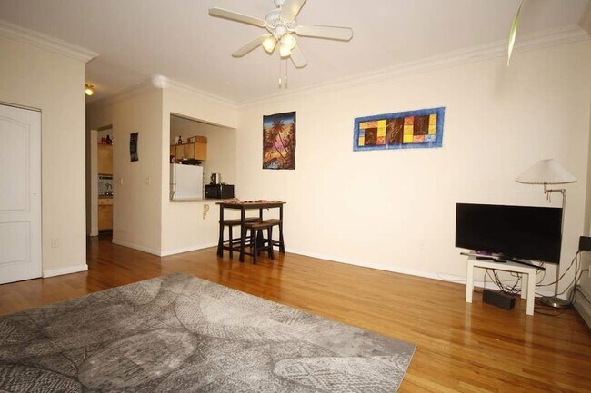 Building Photo - 2012 5th Ave