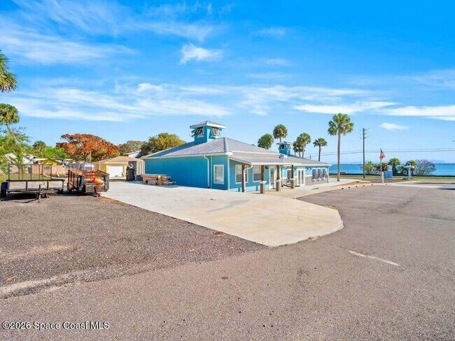 Building Photo - 1280 Highway 1, C