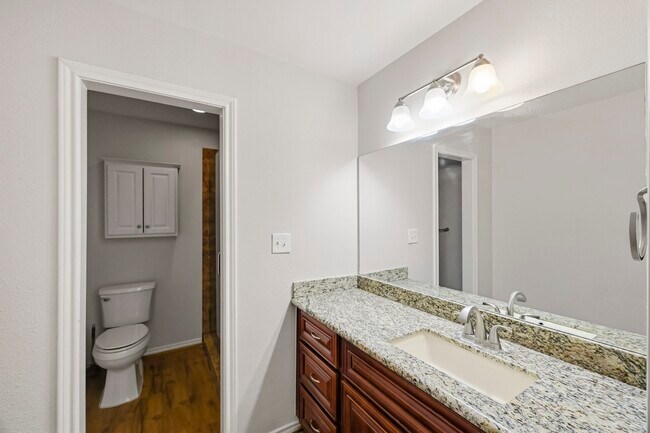 Building Photo - 16250 Indian Mill Dr