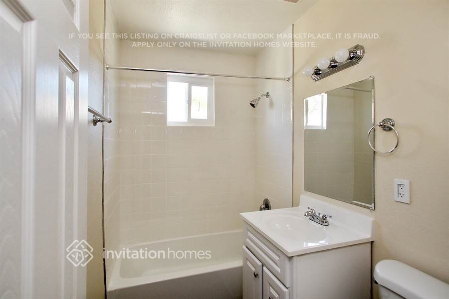 Building Photo - 10782 Rose St