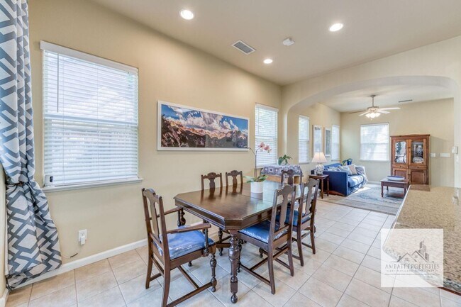 Building Photo - Charming Harlan Ranch Home!