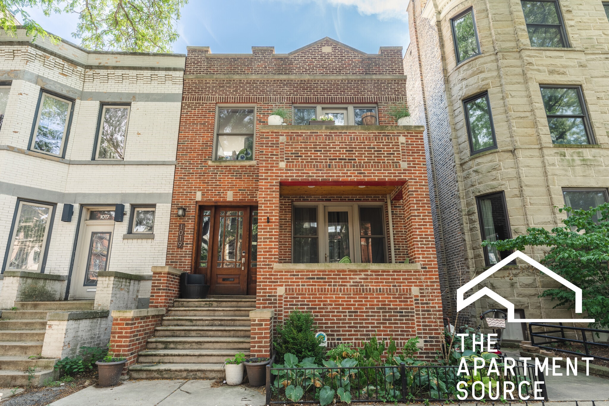 Building Photo - 1019 W Oakdale Ave