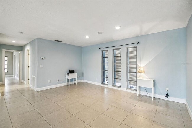 Building Photo - 5050 Porpoise Pl