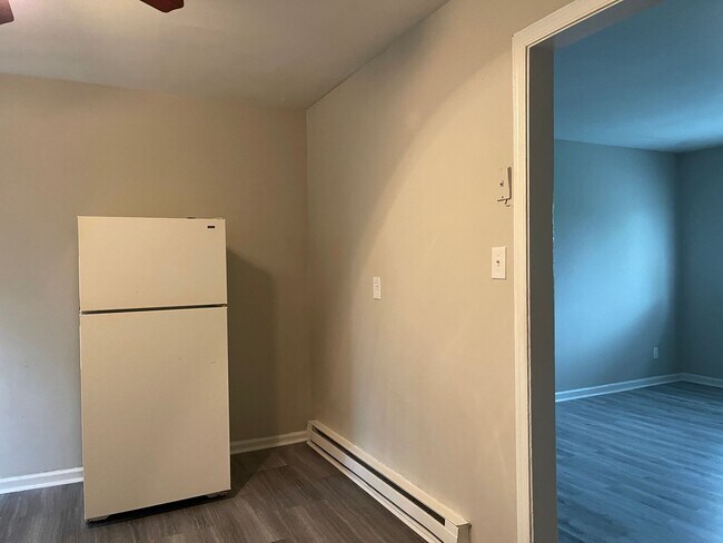 Building Photo - N Valor Drive 1633