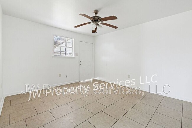 Building Photo - 204 Wilker Neal Ave