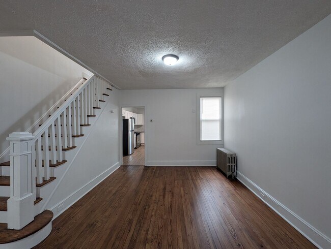 Building Photo - Charming updated 3 bedroom 1 bath Home in ...