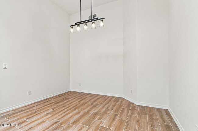 Building Photo - 15337 Promise Ct