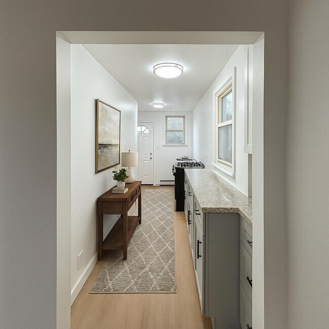 Building Photo - 210 Hamilton St