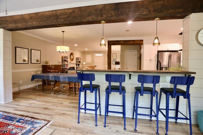 Building Photo - 25 Villagewood Cir