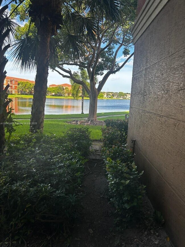 Building Photo - 4602 SW 160th Ave
