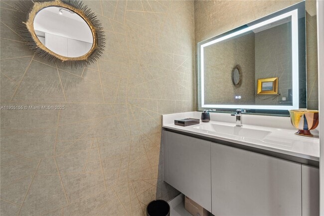 Building Photo - 1030 15th St