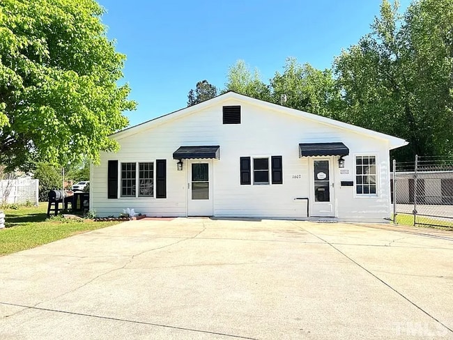 Primary Photo - 2 Bedroom Single Family Residential or Office