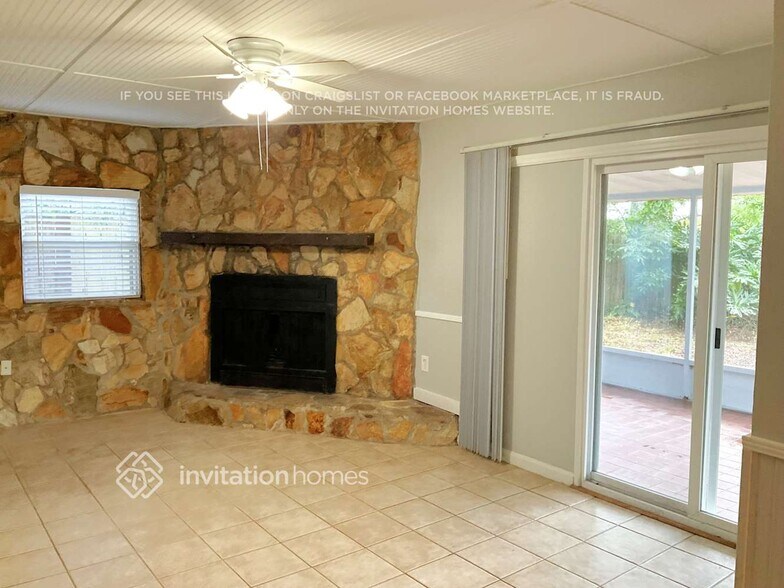 Building Photo - 1627 Bentin Dr S