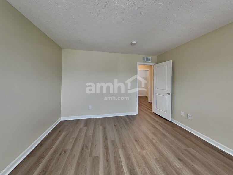 Building Photo - 2962 Hearthside Dr