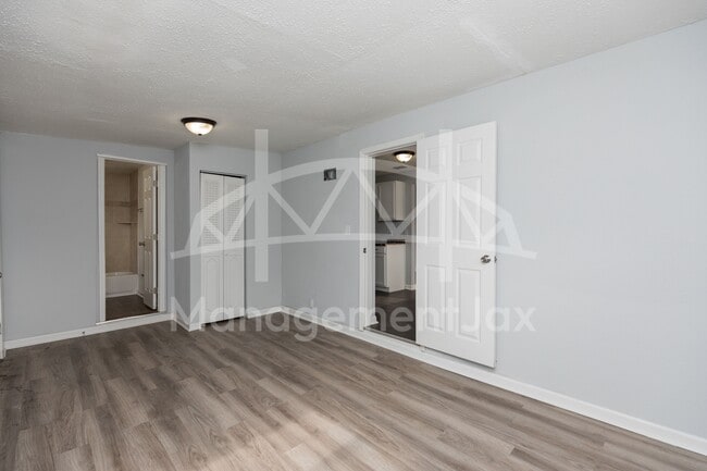 Building Photo - 2661 W 25th St