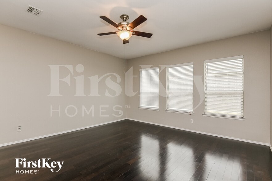 Building Photo - 10408 Bradshaw Dr
