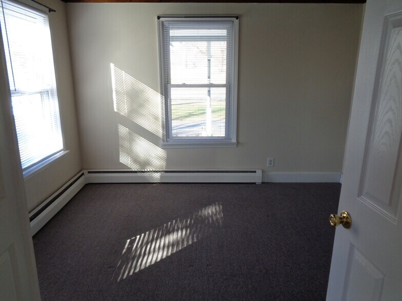 Master Bedroom - 13000 9w