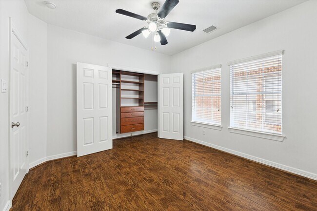 Building Photo - 13639 Brookbluff Ln